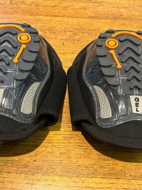 McGuire-Nicholas Hard Shell Gel Stabilizer Kneepads